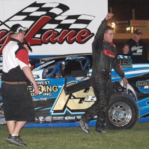 Ryan clinched the USMTS Yeager Machine Upper Midwest Region title with a win at the Dodge County Speedway in Kasson, Minn.